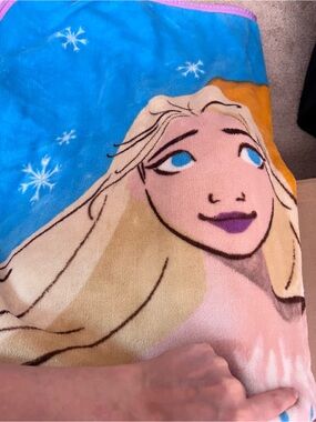 Disney Frozen Plush Blanket - Blue and Purple Trim